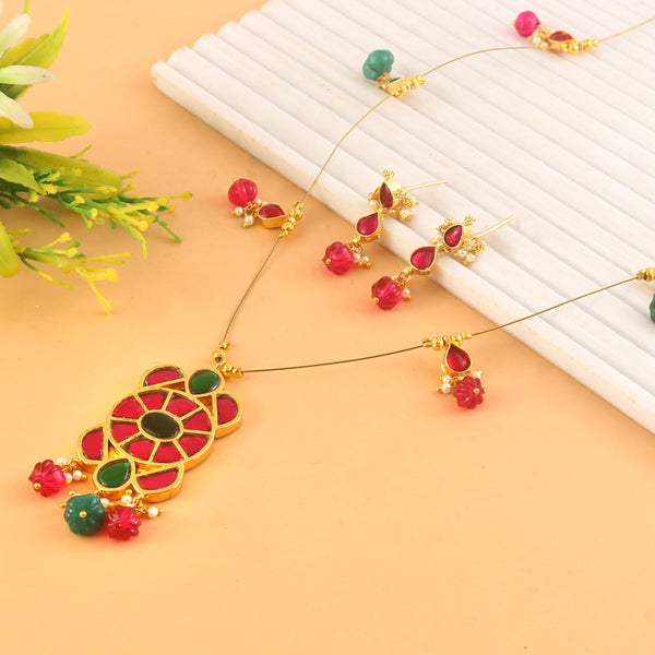 Jadau Kundan Necklace Set is beautifully handcrafted with premium Kundan