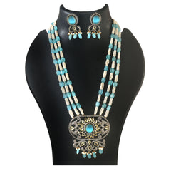 White Stone With Pearl Rani Haar