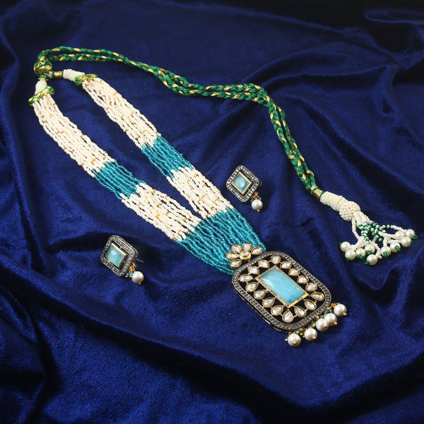 White Stone With Pearl Rani Haar