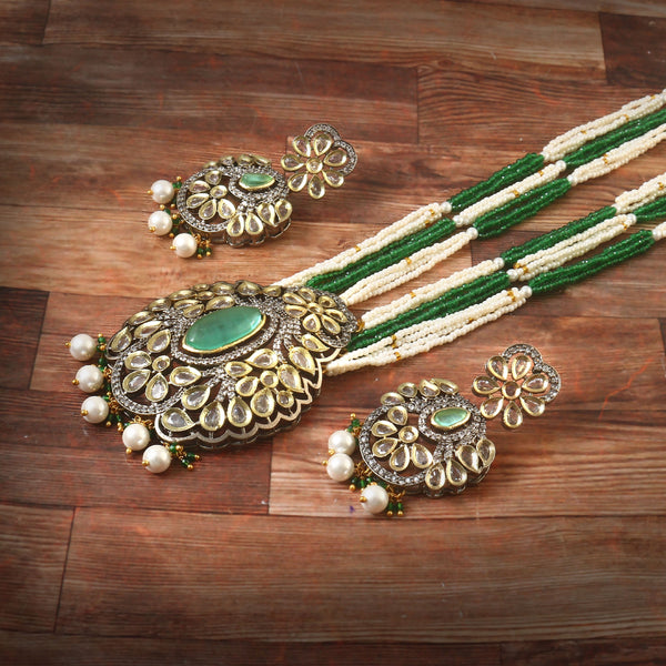 White Stone With Pearl Rani Haar