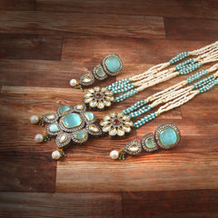 White Stone With Pearl Rani Haar