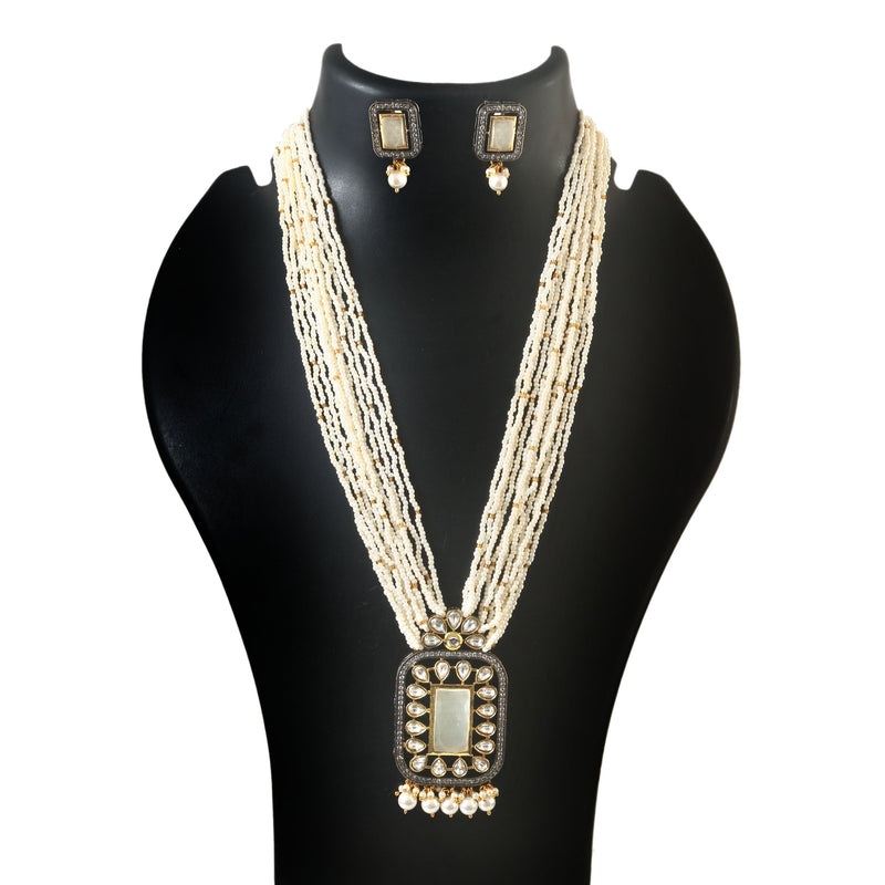 White Stone With Pearl Rani Haar