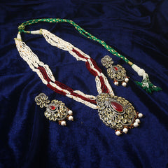 White Stone With Pearl Rani Haar