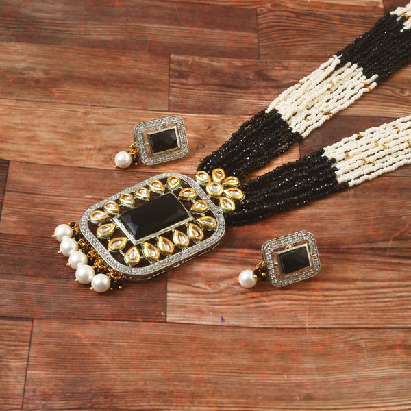 White Stone With Pearl Rani Haar