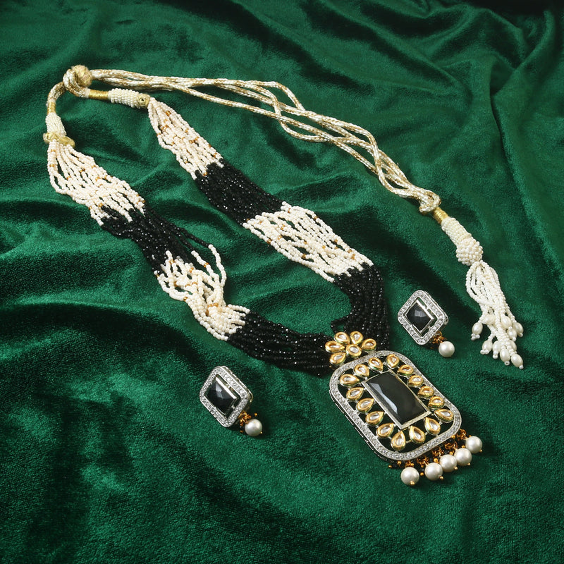 White Stone With Pearl Rani Haar