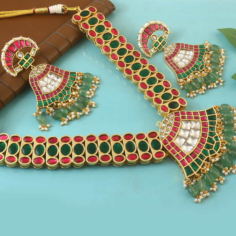 Elegant jadau kundan Necklace with Emerald bead Accents